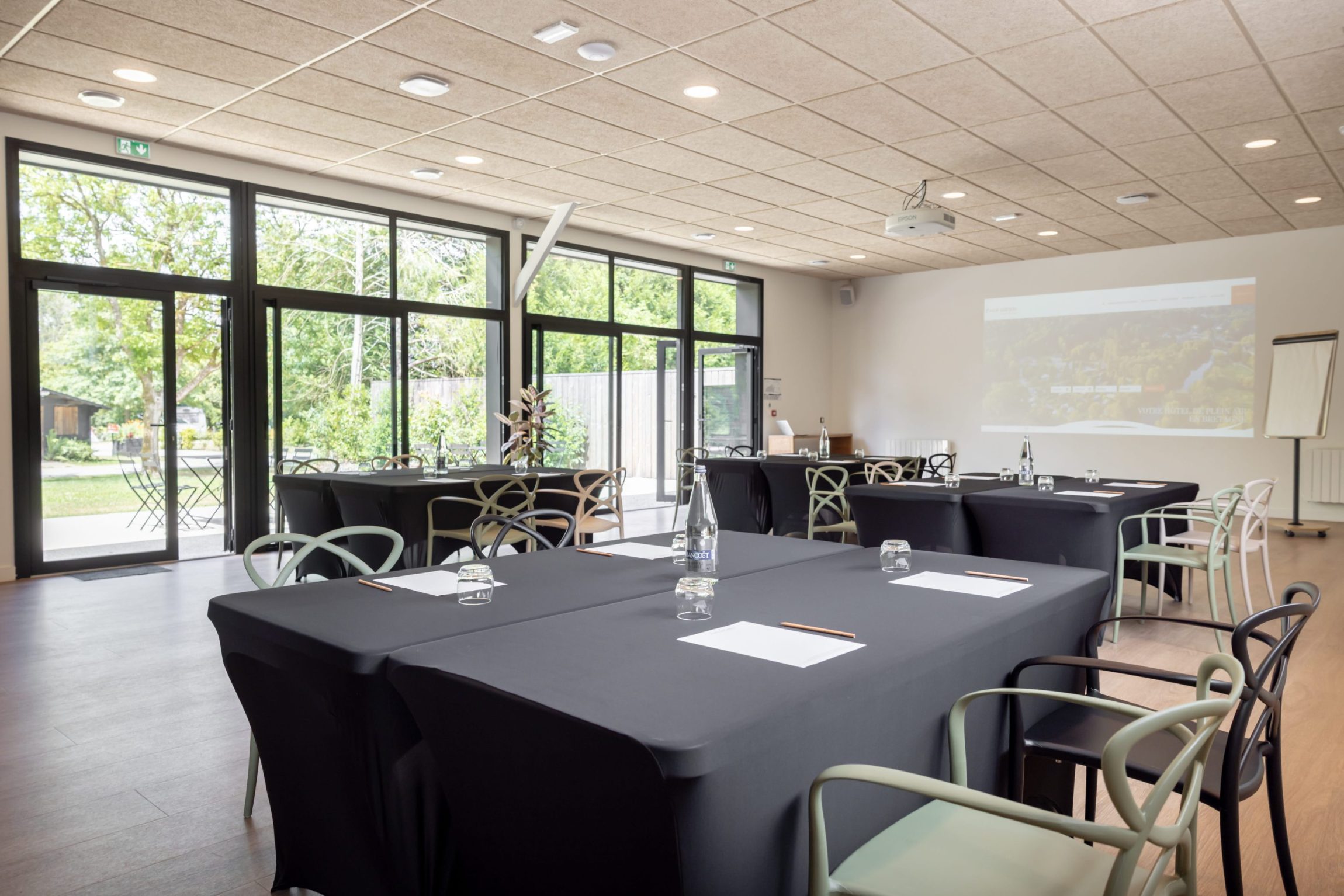 Salle de séminaire à Rives Nature, à La Gacilly